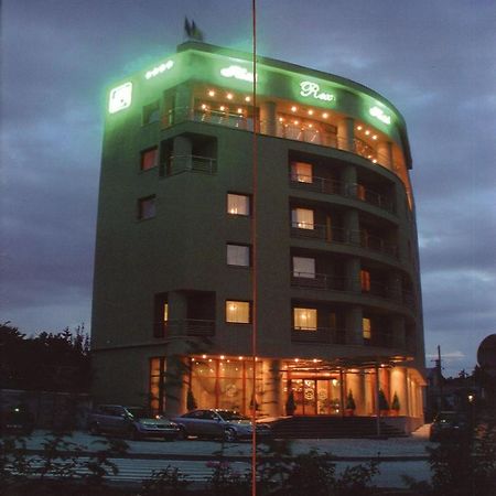 图尔恰 Rex酒店 外观 照片